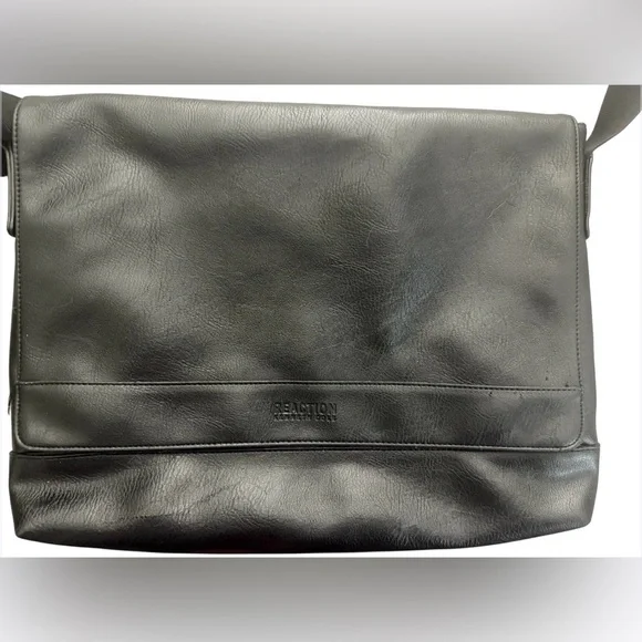 Kenneth Cole Reaction Laptop Grand Tour Business Messenger Tablet Crossbody Bag - Picture 1 of 10
